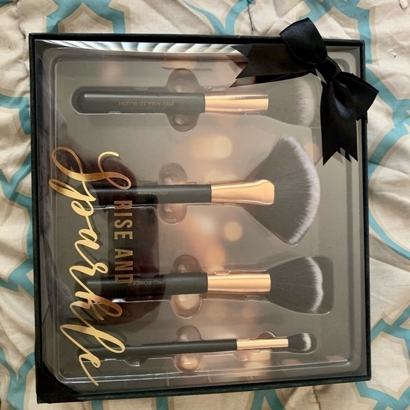 Rise and sparkle gift brush set - Picture 3 of 3